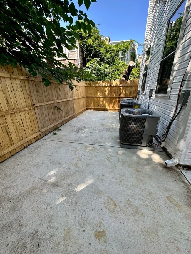 Building Photo - 4224 Brown St