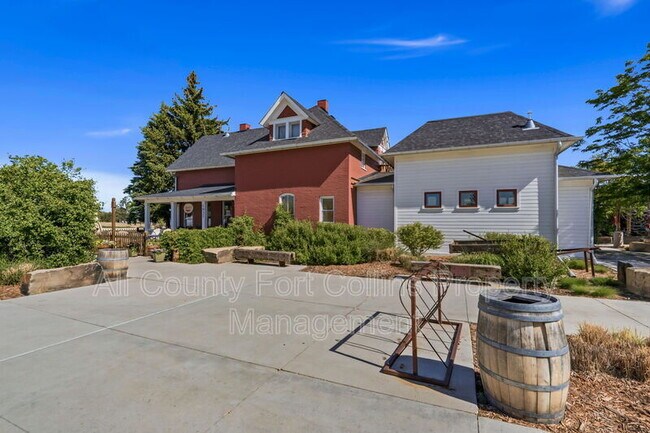 Building Photo - 2333 Windrow Dr