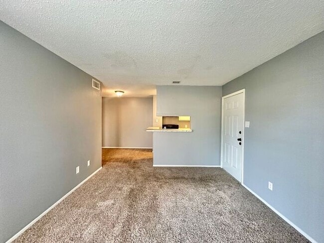 Primary Photo - 2 Bed 1 Bath Apartment in South Tyler!