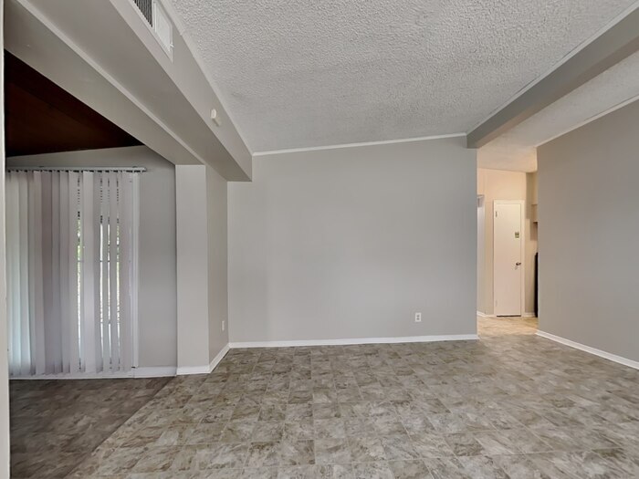 Building Photo - 1927 Orlean Dr