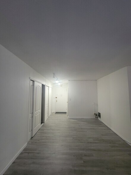 Building Photo - 201 Saint Pauls Ave