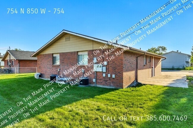 Building Photo - 754 N 850 W St