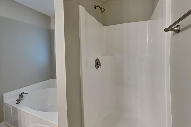 Building Photo - 280 Brookview Dr