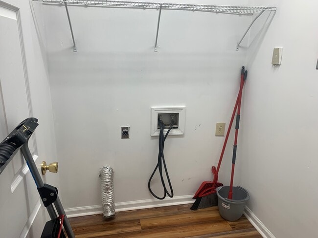 Laundry Room - 212 Bentley Pl