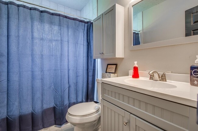 Building Photo - PRE-LEASING for AUGUST Move in - Recently Remodeled 4/2/1 near Texas Tech