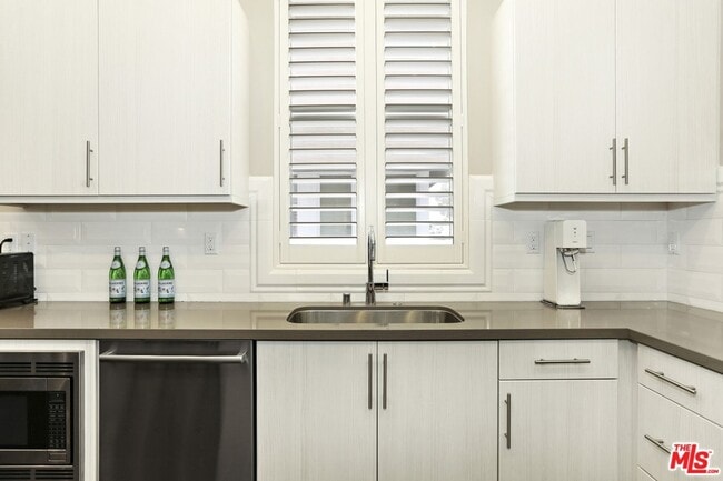 Building Photo - 2202 Edendale Ln