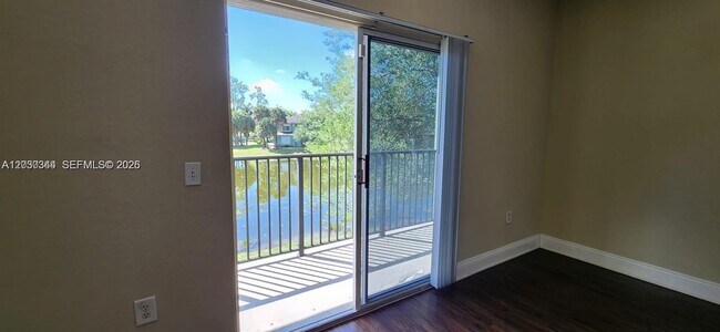 Building Photo - 280 Crestwood Cir