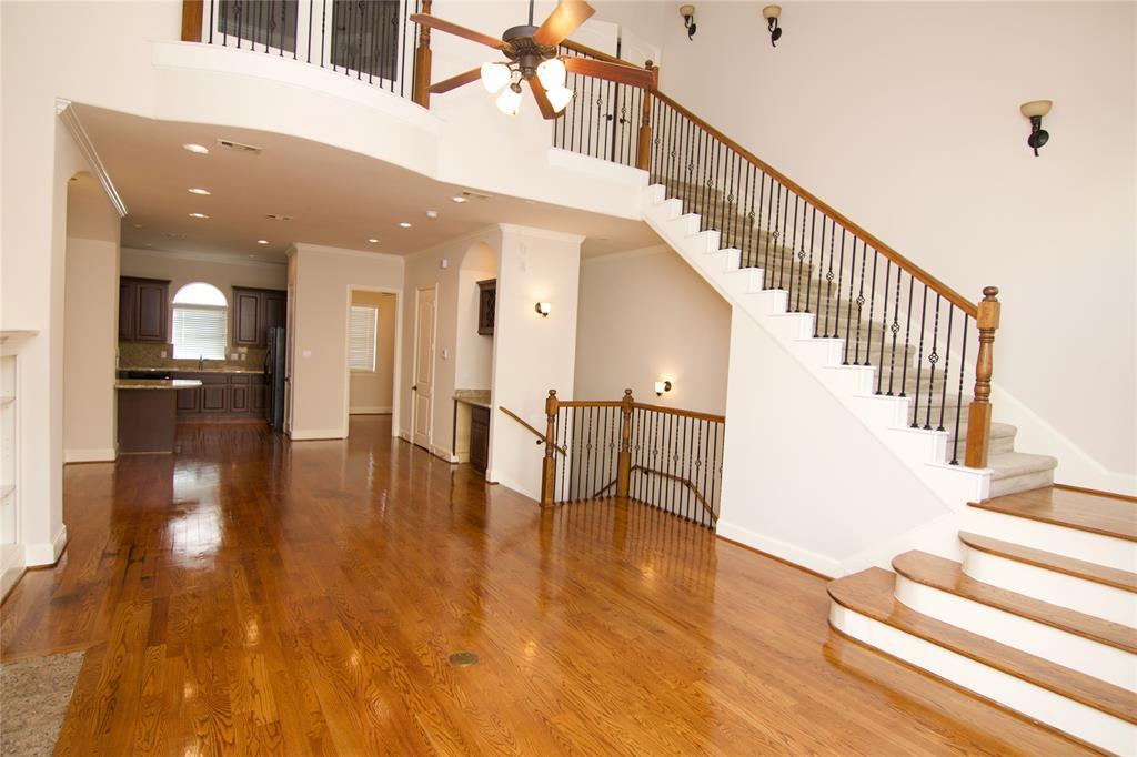 Building Photo - 6353 Richmond Ave