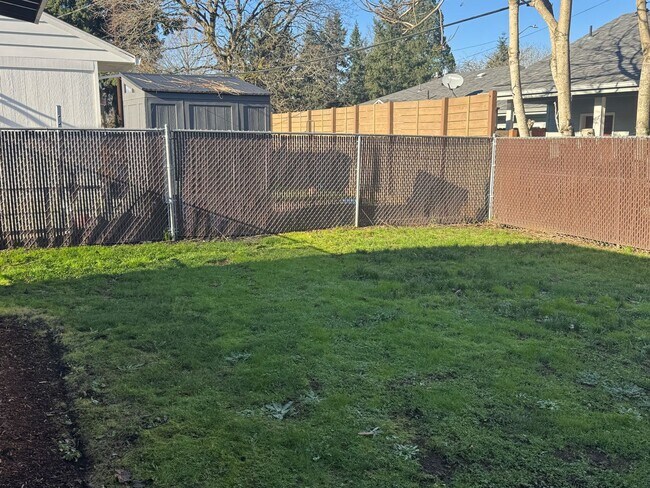 Building Photo - 3 Bedroom home