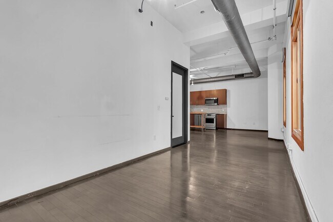 Building Photo - 1645 Vine St