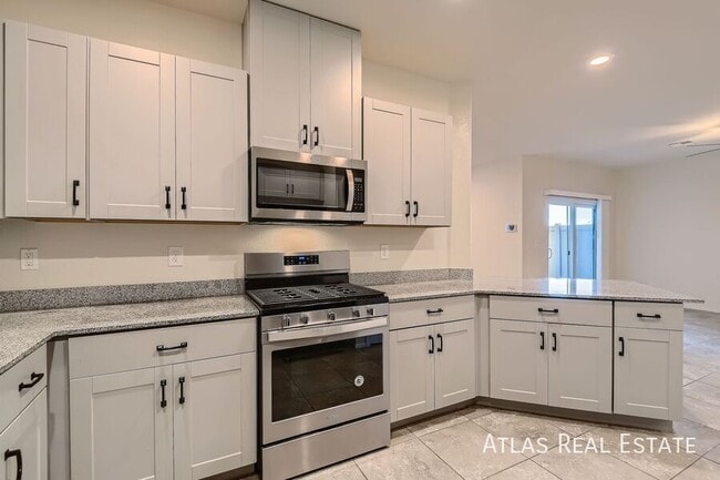 Building Photo - 4452 Sapphire Moon Ave