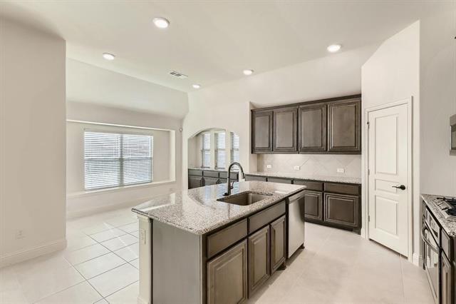 Building Photo - 3216 Creekhaven Dr