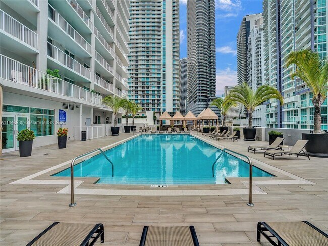 Building Photo - 1250 S Miami Ave