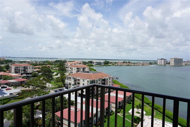 Building Photo - 6322 Palma Del Mar Blvd S