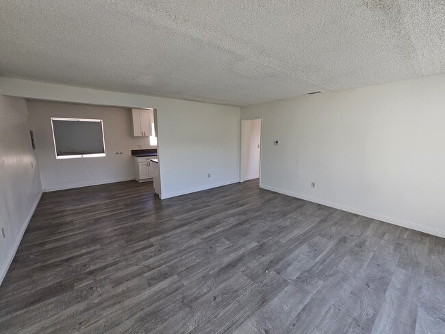 Building Photo - 2385 Chanslor St