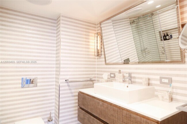 Building Photo - 2301 Collins Ave