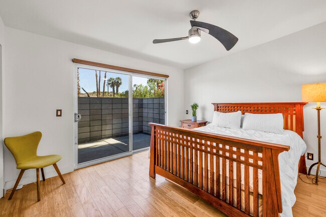 Building Photo - 37535 Melrose Dr