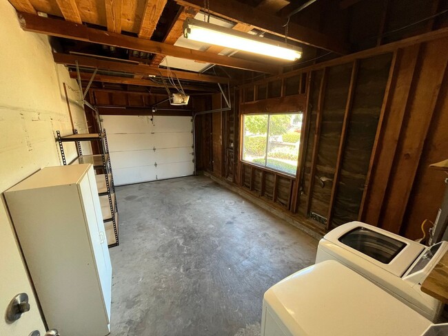 Building Photo - Ready Now! Come Tour Your New 3 Bedroom 2 ...