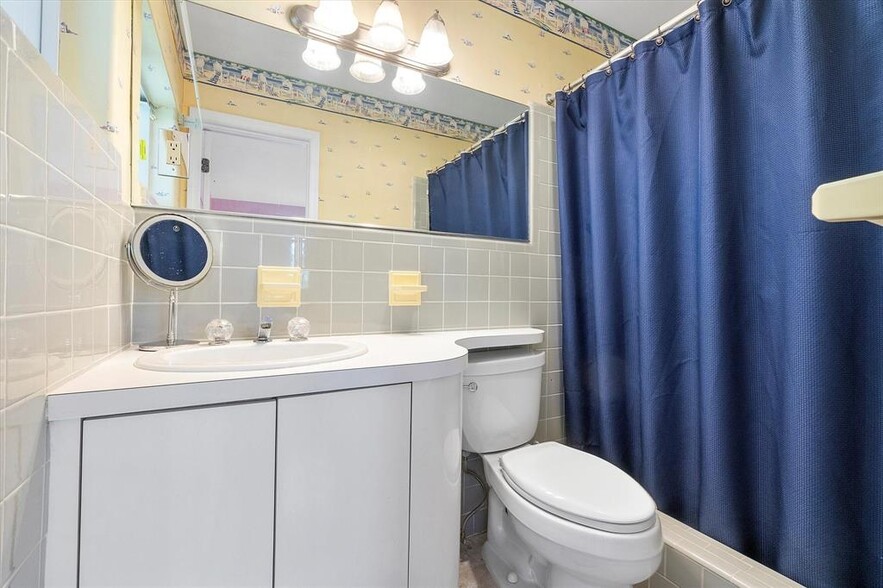 Building Photo - 2484 SE 12th St