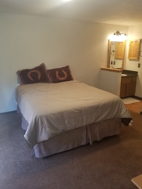 Building Photo - 3107 Riverside Dr