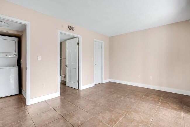 Building Photo - 5200 NW 31st Ave