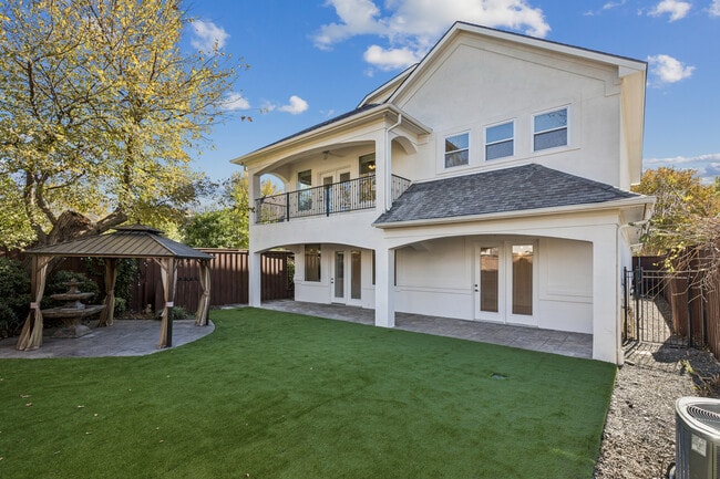 Building Photo - 6139 Belmont Ave