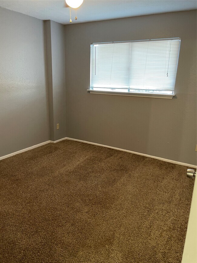 Building Photo - 7273 Chasewood Dr