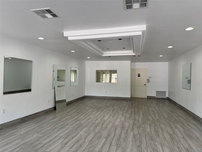 Building Photo - 7424 Lindencrest St