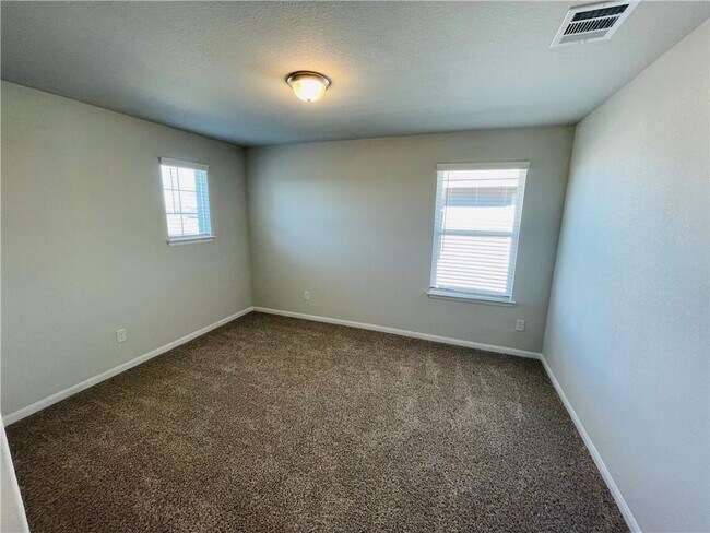 Building Photo - 243 Clear Fork Loop