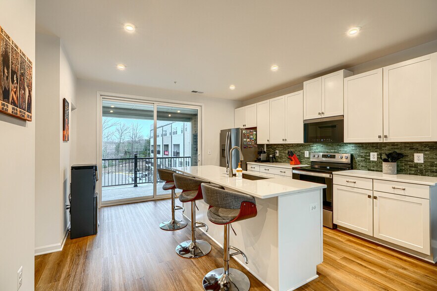 Building Photo - 2596 Neabsco Common Pl