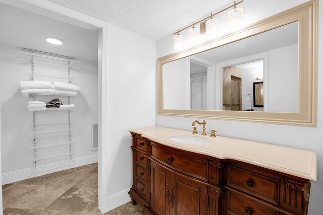 Building Photo - 4161 U.S. Hwy 1