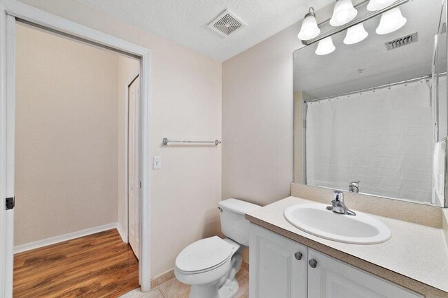 Building Photo - 11020 Legacy Dr