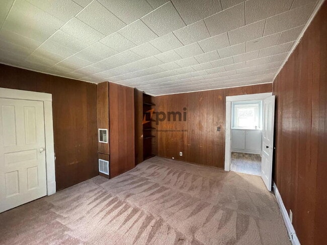 Building Photo - 523 Grove St