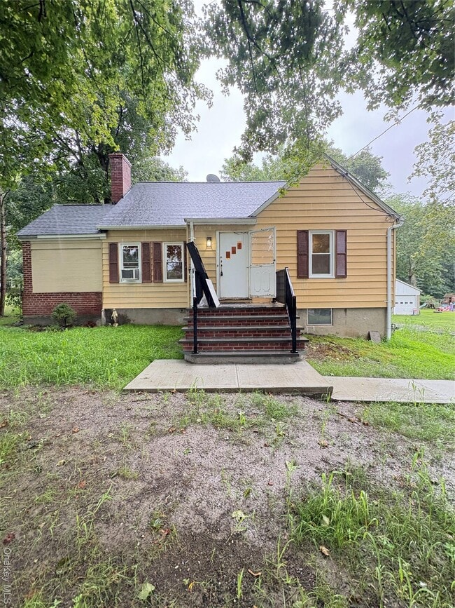 Primary Photo - 99 River St