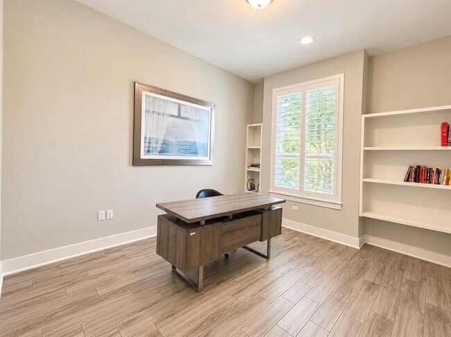 Building Photo - 6504 Trissino Dr