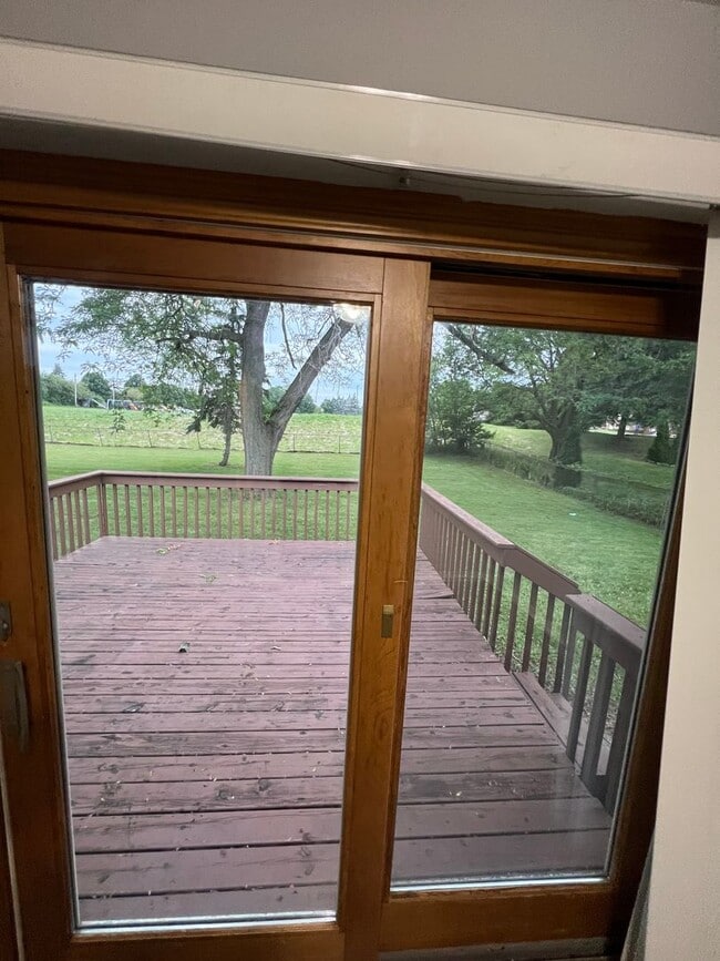 Building Photo - Beautiful 3 bedroom 1 bathroom Home (Section 8 Aproved)