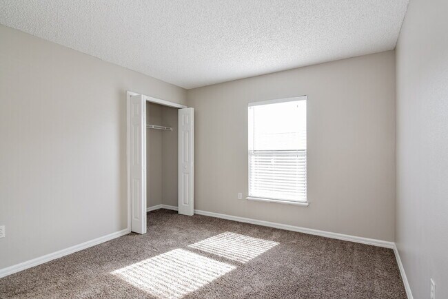 Building Photo - 6216 Cannoli Pl