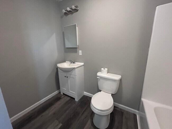 Building Photo - 108 Scott Dr