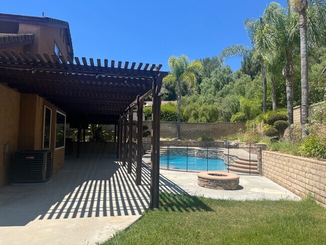 Building Photo - 4 Bedroom/2.5 Bath Home with Pool in Chino...