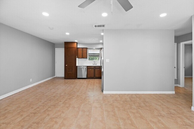 Building Photo - 2712 St Edwards Cir