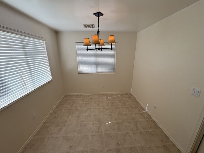 Building Photo - Vail School District 3 bedroom two bath