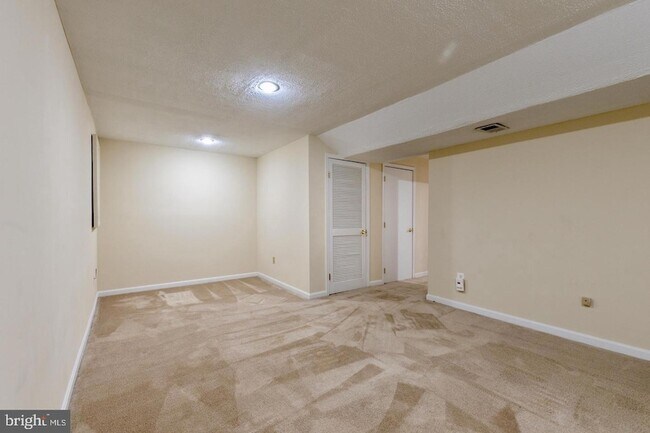 Building Photo - 1020 Smartts Ln NE