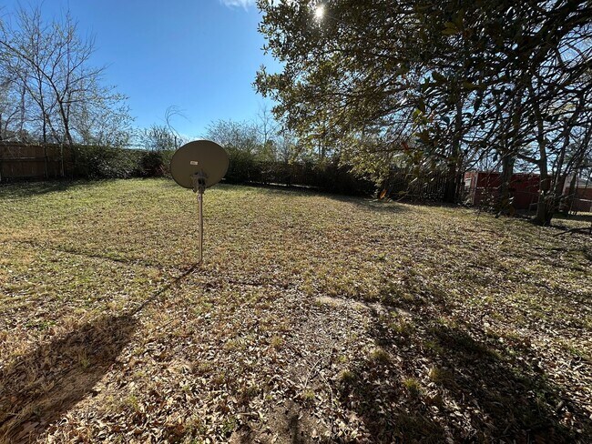 Building Photo - 2607 Chelsea Dr