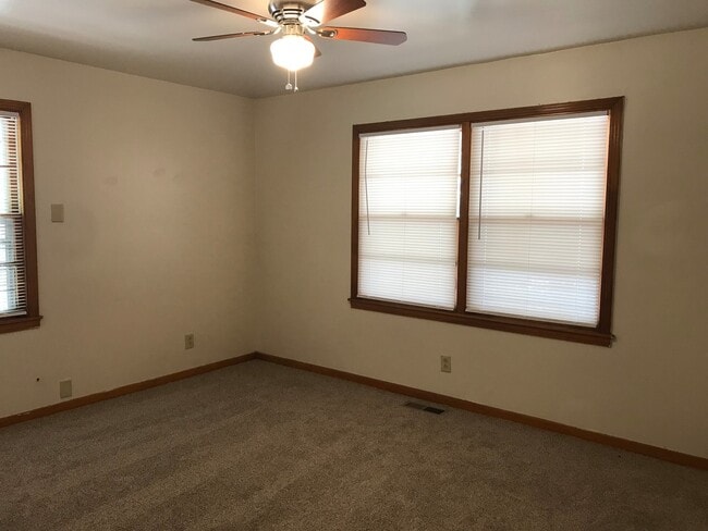 Building Photo - Collinwood Drive-5000