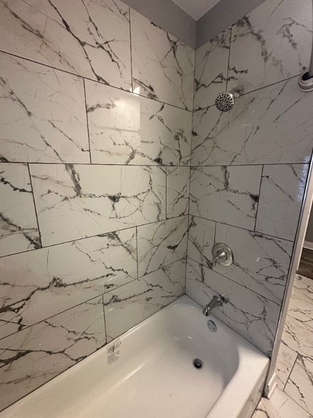 Building Photo - 2707 E 93rd St