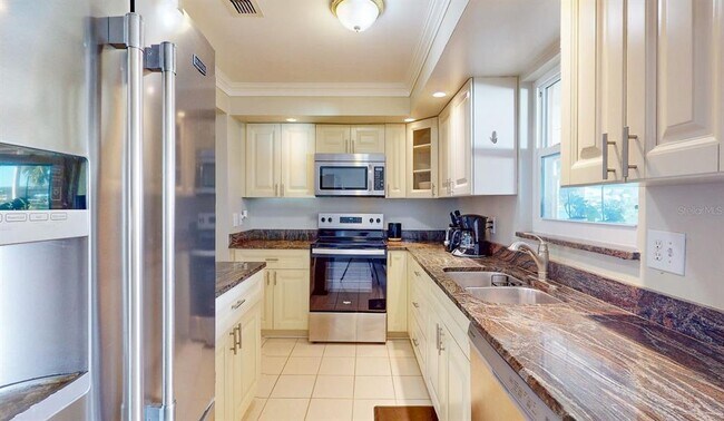 Building Photo - 3606 Belle Vista Dr E