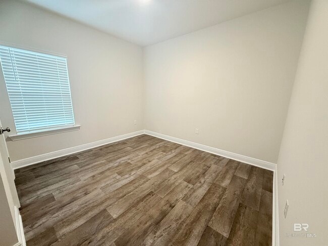 Building Photo - 32487 Revere Dr