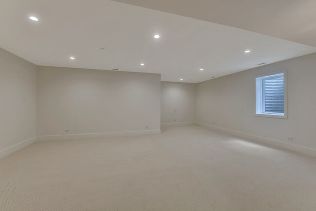 Building Photo - 146 Sterling Ln