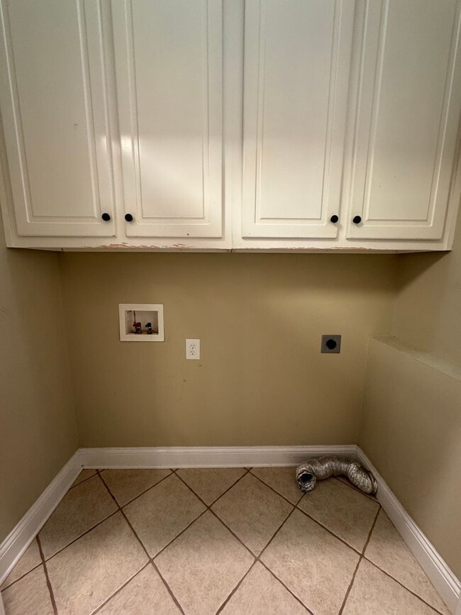 Building Photo - Executive Rental in Pear Alley Condominium...