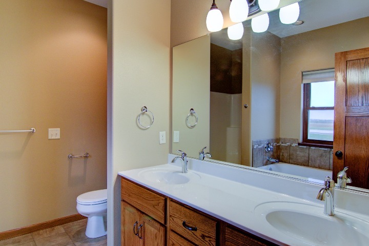 Building Photo - 958 Parkland Dr